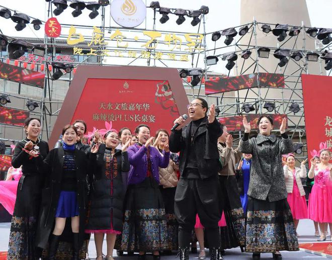 千桌万人麻辣烫 Plus 壮观场面！麻将胡了2试玩模拟器天水白鹿仓上演：(图5)