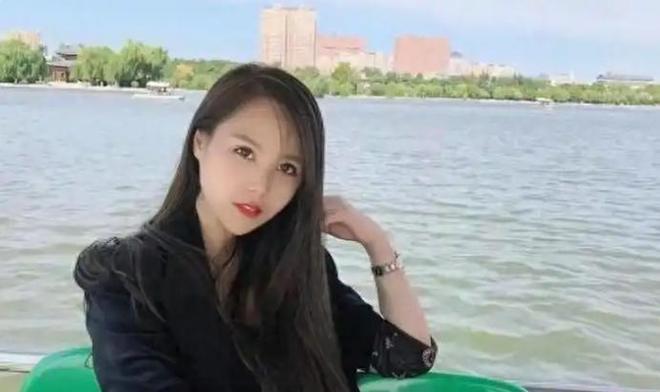 妈妈近况曝光！摆摊卖甜品想踏出重生第一步PG麻将胡了2模拟器“重庆姐弟坠亡案”